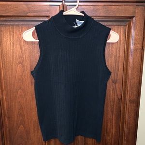 Sleeveless Turtle Neck